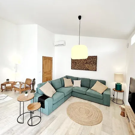 Casa Tuia * קארבואירו